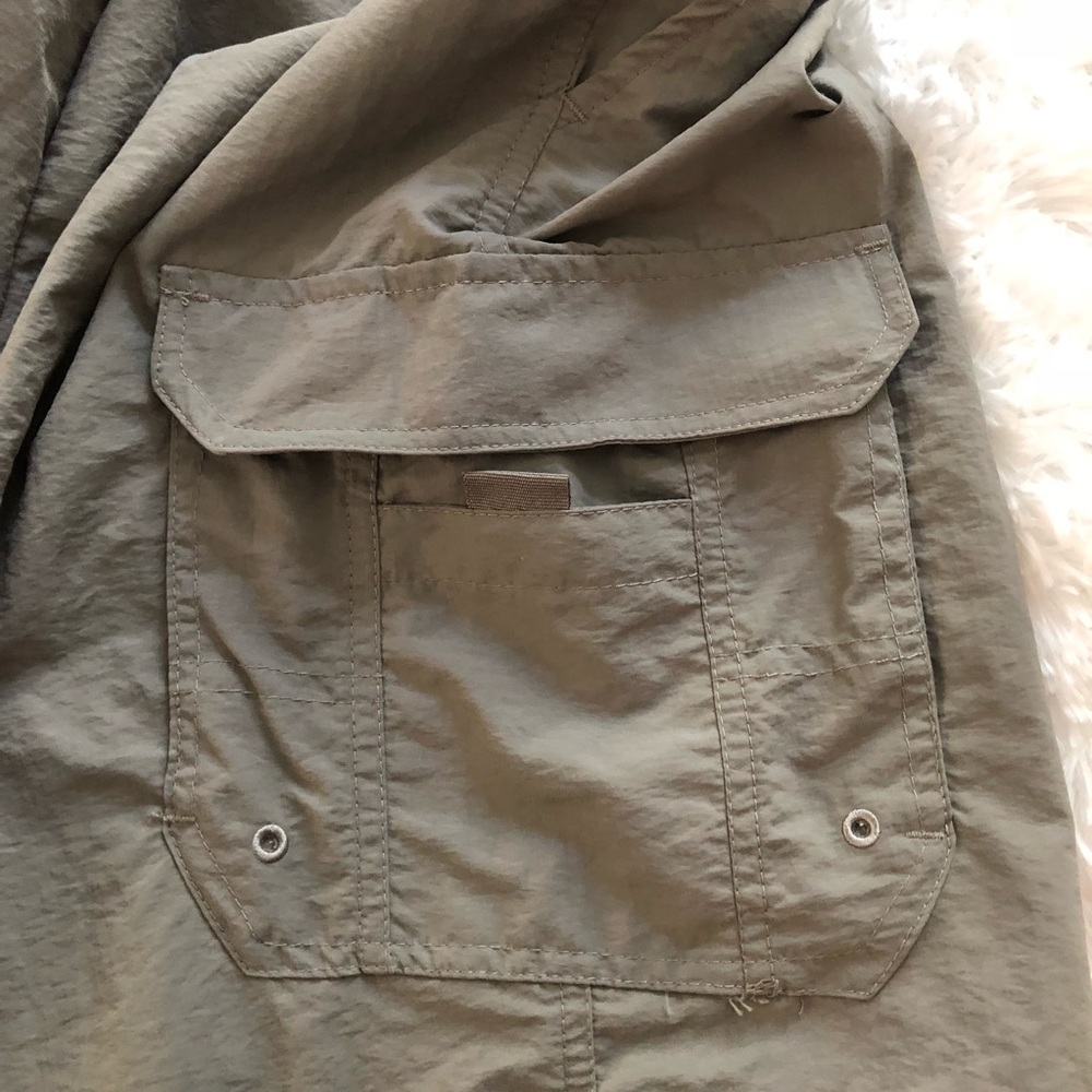 🇺🇸 NEW CLEARWATER OUTFITTERS Grey Cargo Shorts. Size Small - Picture 5 of 6